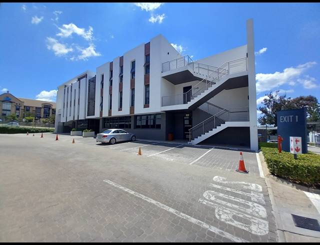 199M² OFFICE TO LET IN BRYANSTON